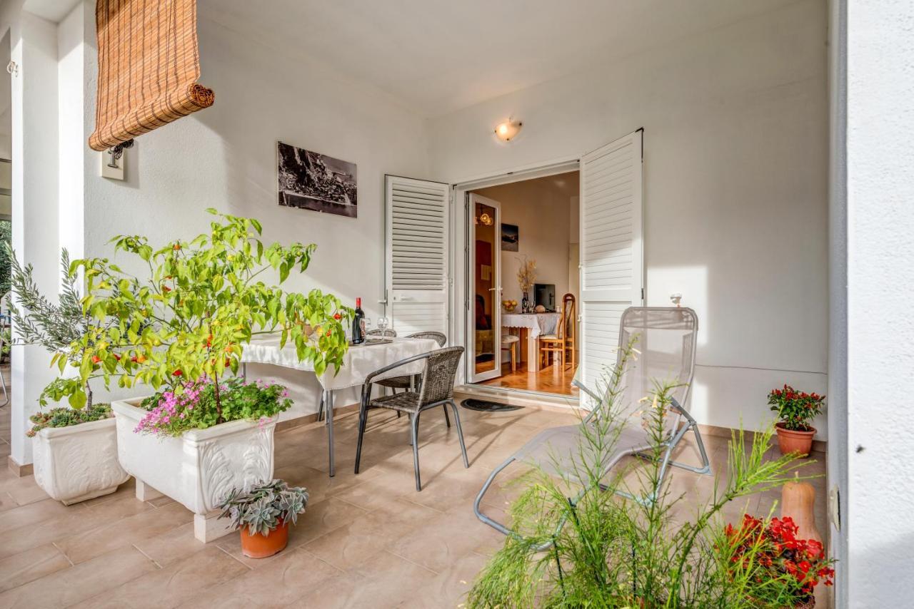Nemira Beach Getaway 奥米什 外观 照片